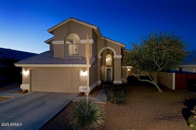 property at 1674 W Macaw Dr