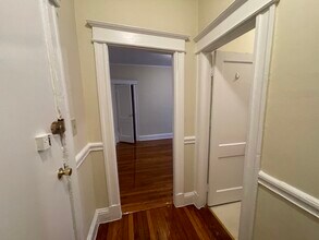 12 Woodstock Ave, Unit 5 in Boston, MA - Foto de edificio - Building Photo