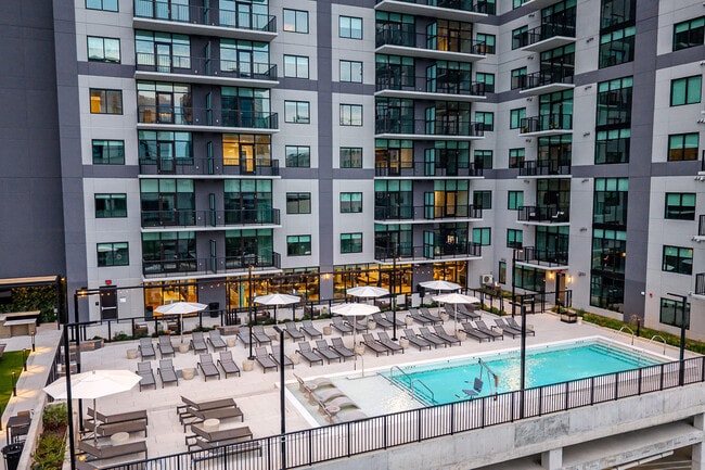 Grace in Nashville, TN - Foto de edificio - Building Photo