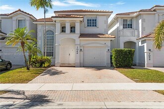 7044 NW 115th Ct in Doral, FL - Building Photo - Building Photo