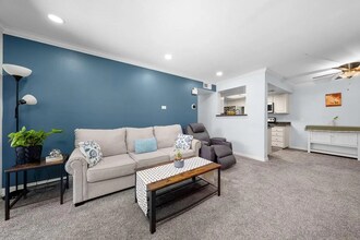 12015 Alta Carmel Ct in San Diego, CA - Building Photo - Building Photo