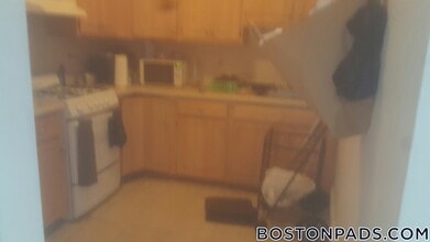 21 Brighton Ave, Unit 3 in Boston, MA - Foto de edificio - Building Photo