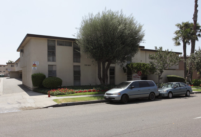 Charter House Apartments in Downey, CA - Foto de edificio - Building Photo