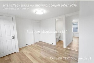 22 Florence St in Worcester, MA - Building Photo