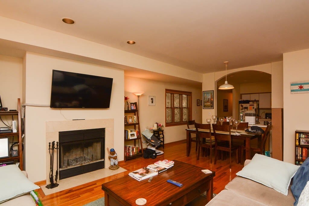 1343 W Roscoe St, Unit G01C in Chicago, IL - Building Photo