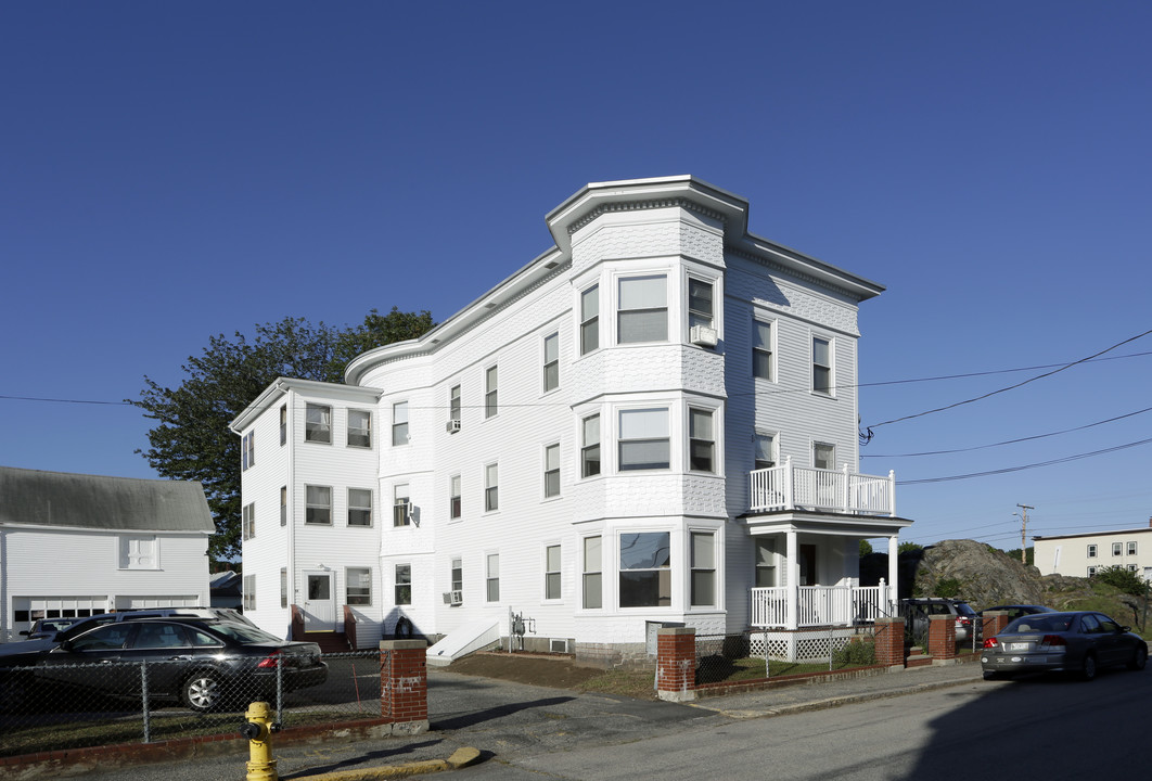 17 Cutts St in Biddeford, ME - Building Photo