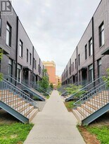 1720 Simcoe St N in Oshawa, ON - Building Photo