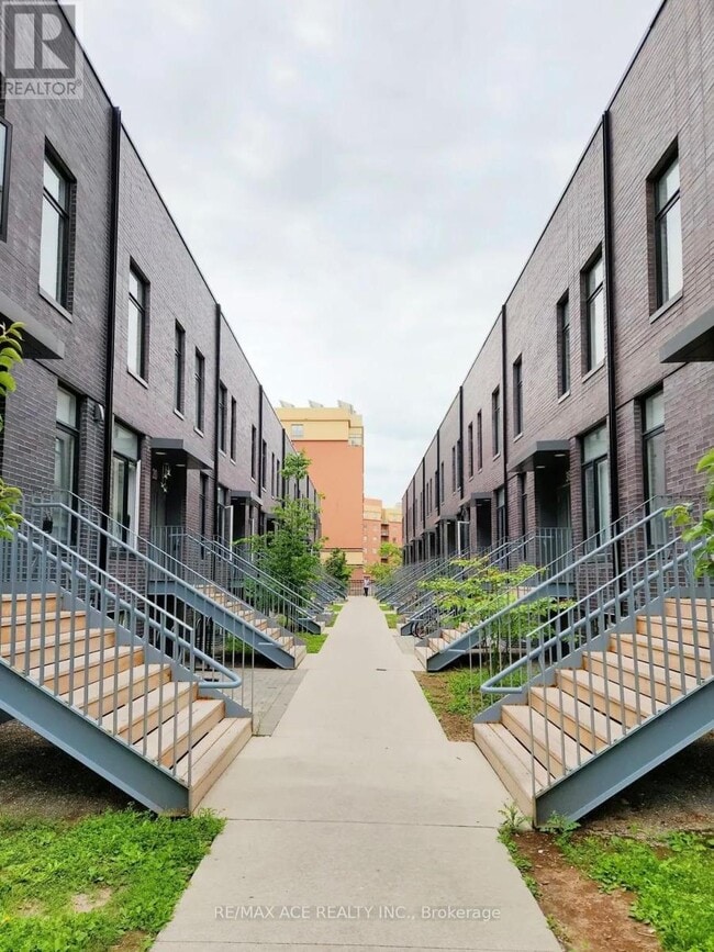 property at 1720 Simcoe St N