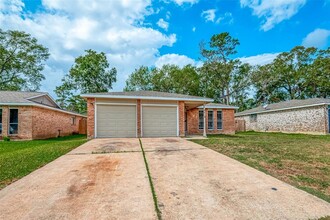 8619 Valley Forest Dr in Houston, TX - Building Photo - Building Photo