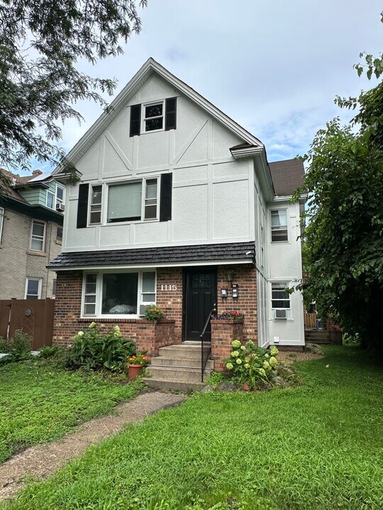 1115 5th St NE, Unit 1 in Minneapolis, MN - Building Photo