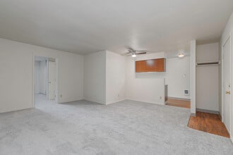 Raleigh Firs in Portland, OR - Building Photo - Interior Photo