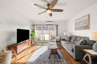 3030 Suncrest Dr in San Diego, CA - Building Photo