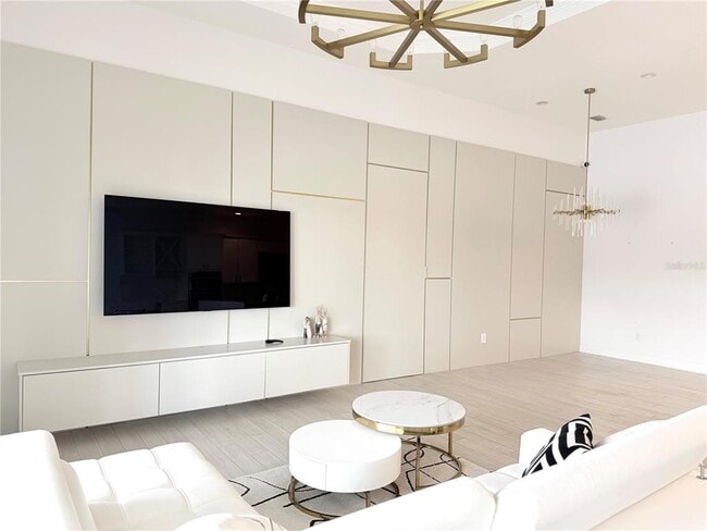 10799 Royal Cypress Way in Orlando, FL - Building Photo - Building Photo