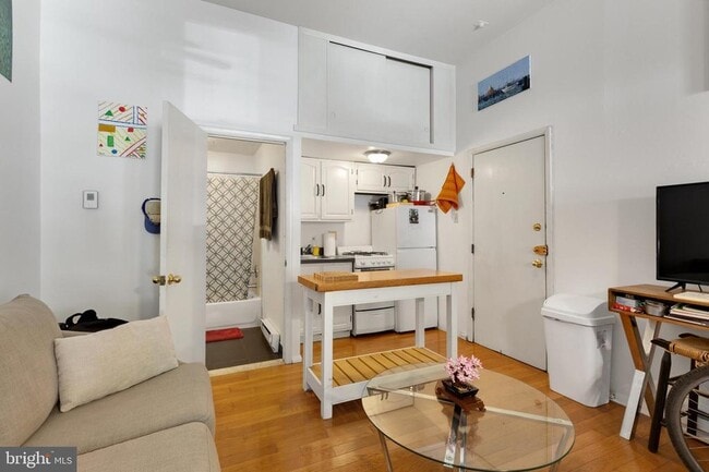 property at 515 S 6th St