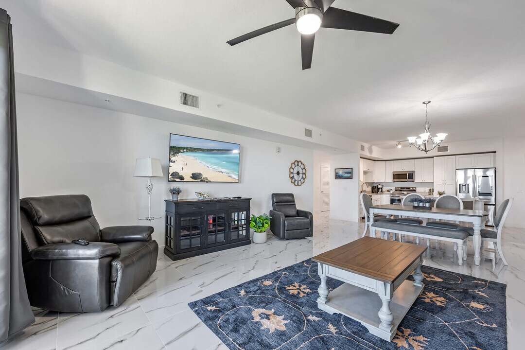 605 Kemp St-Unit -FL6-ID1069194P in Merritt Island, FL - Foto de edificio