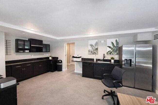 10867 Fruitland Dr in Los Angeles, CA - Building Photo - Building Photo