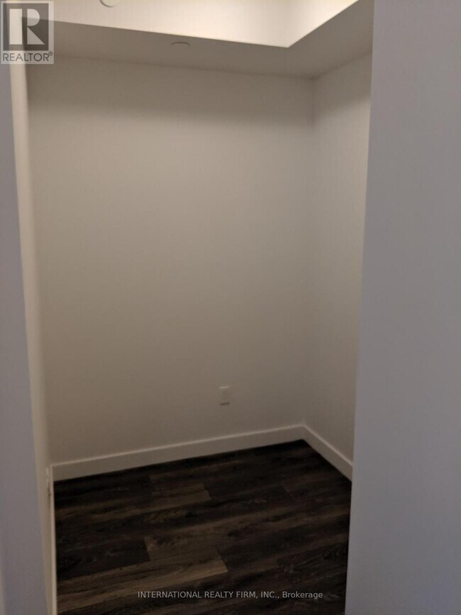 5404-5408 EGLINTON Ave in Toronto, ON - Building Photo - Building Photo