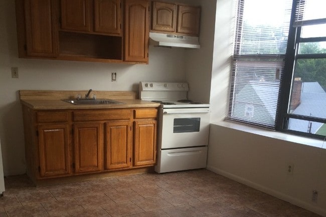 105 Park Ave, Unit 4H