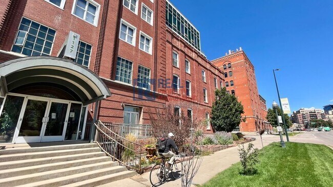 property at 1127 Auraria Pkwy