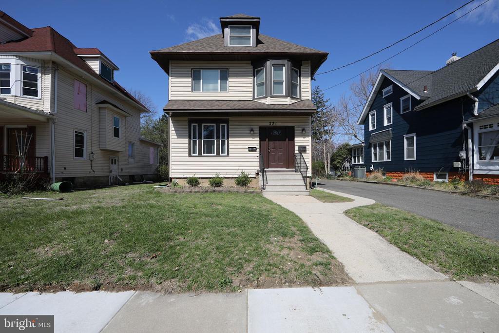 231 E Knight Ave in Collingswood, NJ - Building Photo