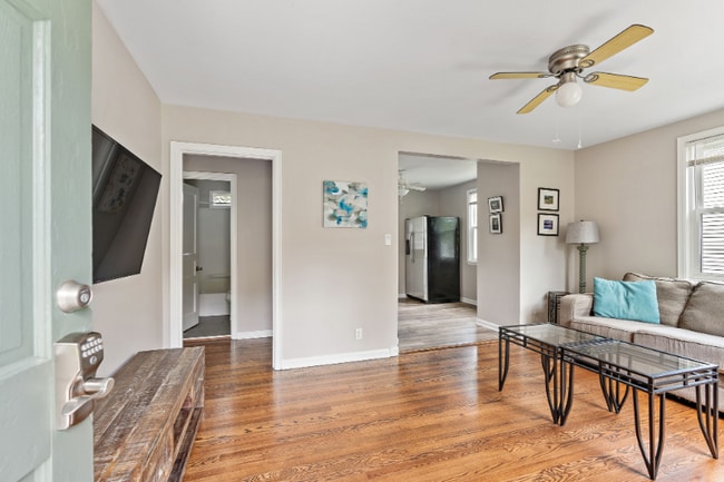 5424 Oakmont Cir in Nashville, TN - Foto de edificio - Building Photo