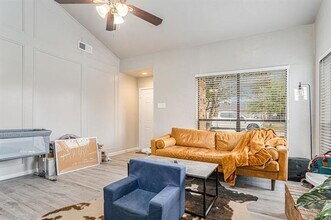 2201 Jackson Cir in Carrollton, TX - Building Photo - Building Photo