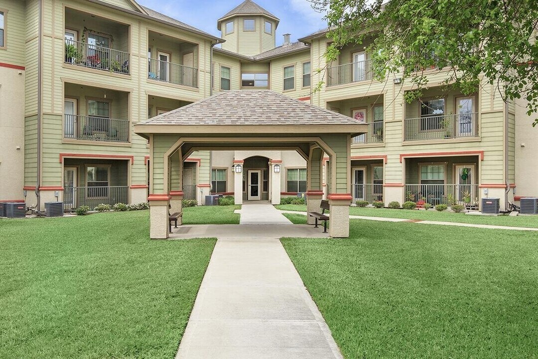 200 W Yoakum Ave in Kingsville, TX - Building Photo