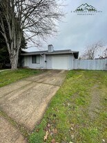 2021 Amirante St in Eugene, OR - Building Photo