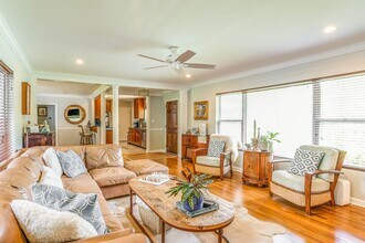 1438 Mitchell Ave in Tallahassee, FL - Building Photo - Building Photo