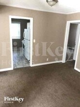 9058 E 66 Terrace in Raytown, MO - Building Photo - Building Photo