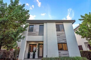 4363 NW 81st Ave in Doral, FL - Building Photo