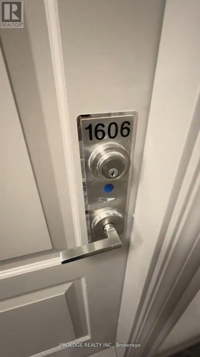 36 Elm Dr W in Mississauga, ON - Building Photo - Building Photo