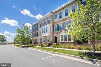 1705 Cottonwood Grove Rd in Dumfries, VA - Building Photo - Building Photo
