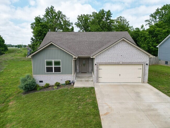 2221 Allen-Griffey Rd in Clarksville, TN - Building Photo - Building Photo