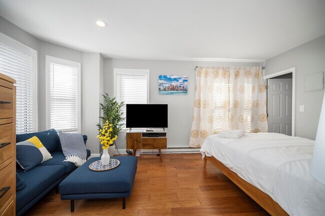 476498-498 Hanover St Exd