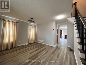2356 Newcastle Crescent in Oakville, ON - Building Photo - Building Photo
