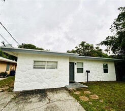 1025 NW 8th St in Hallandale Beach, FL - Building Photo - Building Photo