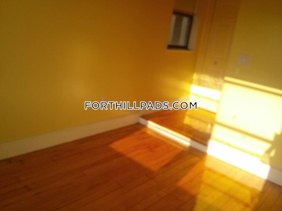 2 Centre St Terrace in Boston, MA - Building Photo