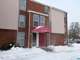 117 Heather Ridge in Shelton, CT - Building Photo