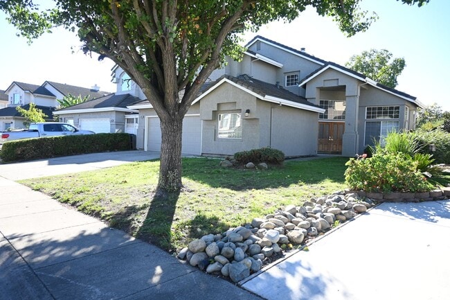 8674 Falmouth Way in Sacramento, CA - Building Photo - Building Photo