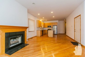 2715 N Wayne Ave in Chicago, IL - Building Photo - Building Photo