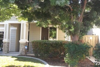 1889 Della Verona Dr in Roseville, CA - Building Photo - Building Photo