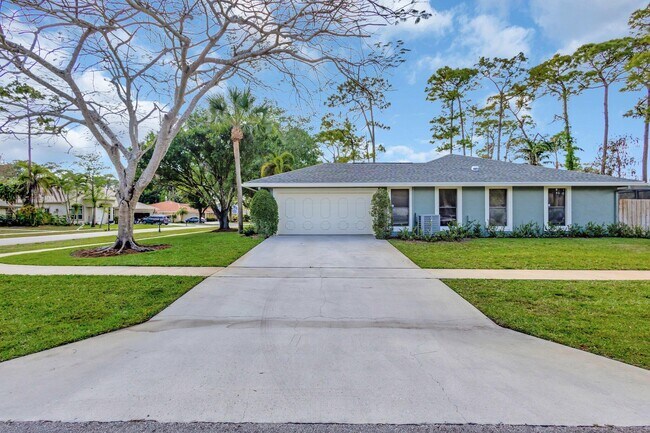 14515 Horseshoe Trce in Wellington, FL - Building Photo - Building Photo