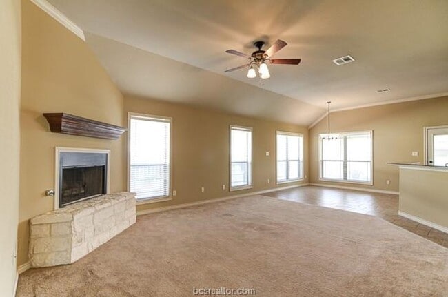 Available August 2026! Beautiful 5 Bed/4 B in College Station, TX - Building Photo - Building Photo