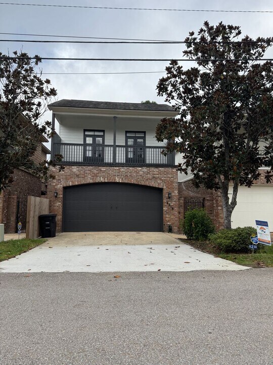 4218 Bluebonnet Rd in Baton Rouge, LA - Building Photo