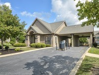 Building Photo - The Terraces at Forest Springs Apartamentos in Louisville, Kentucky