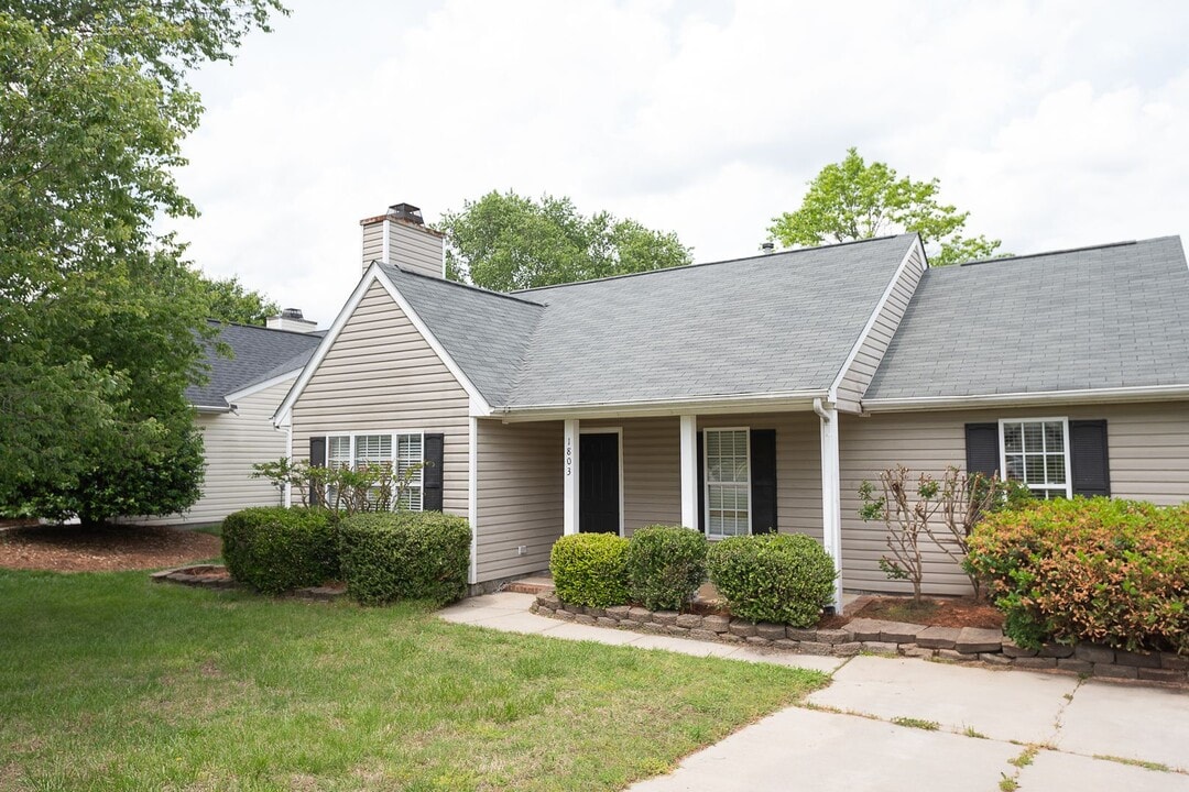 1803 Water St in Greensboro, NC - Foto de edificio