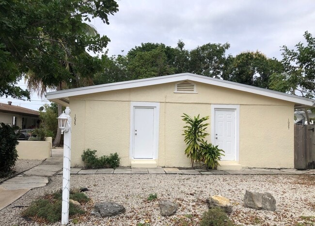 1027 N H St, Unit 1027
