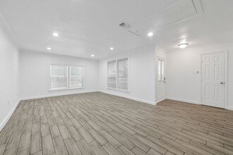 5409 Queen Ct in Lake Dallas, TX - Building Photo - Building Photo