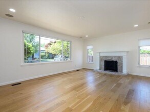 1311 Woodland Ave in San Carlos, CA - Building Photo - Building Photo